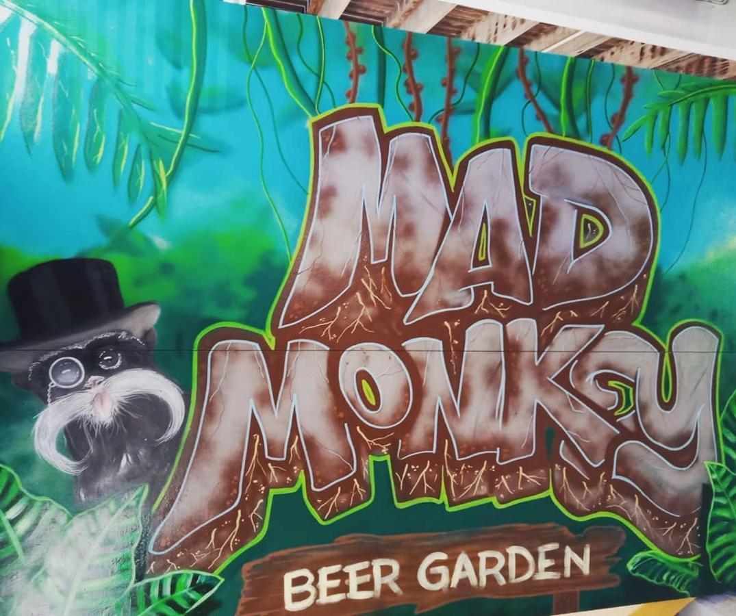 Mad Monkey Central Cairns Esterno foto